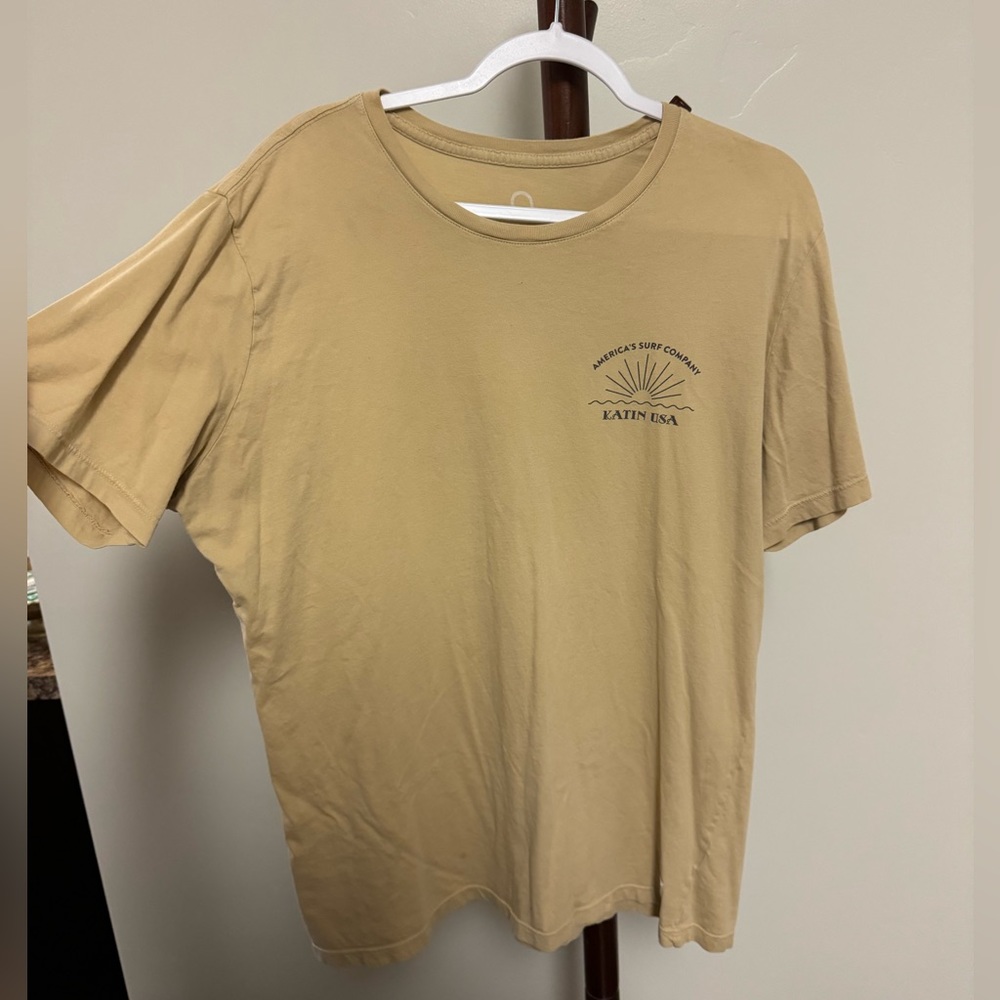 Lightweight T-Shirt. Size L Men’s.